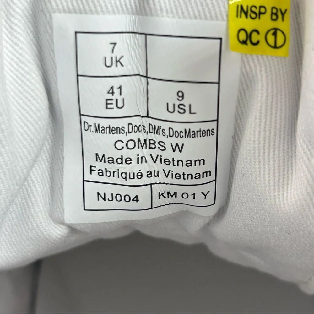 NEW Dr. Martens Docs Combs White Canvas Lace Up Combat Boot Shoes Women’s Size 9 - Picture 9 of 10